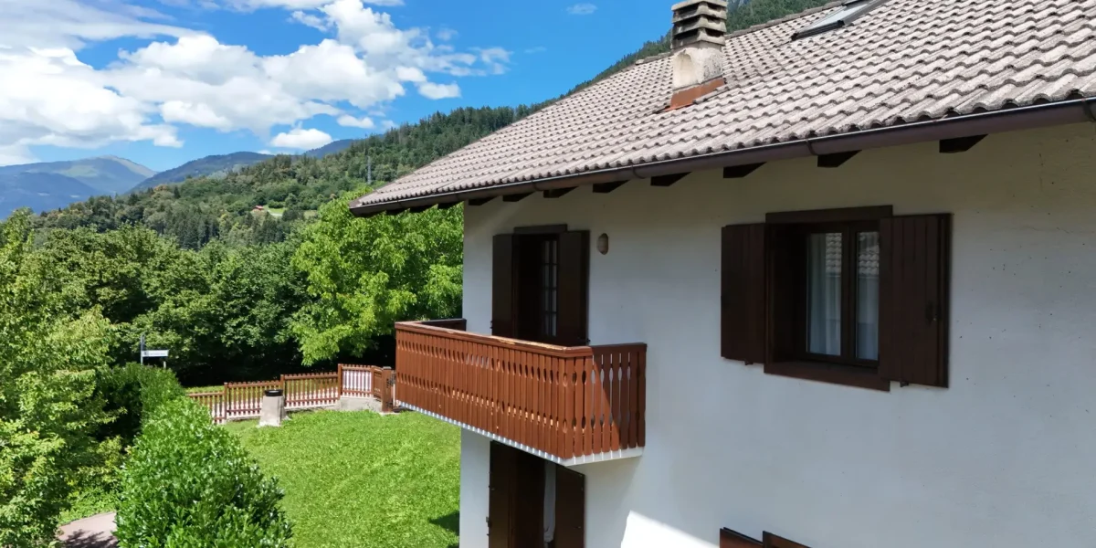 VILLETTA BIFAMILIARE CON GIARDINO