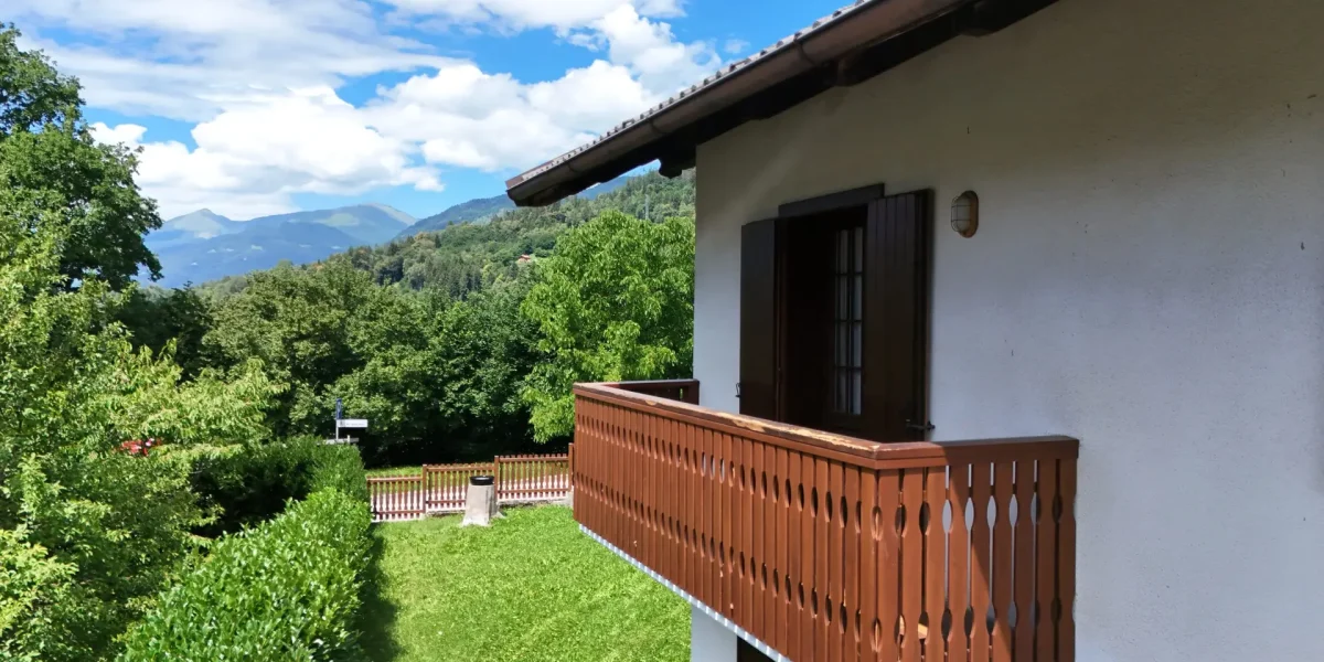VILLETTA BIFAMILIARE CON GIARDINO