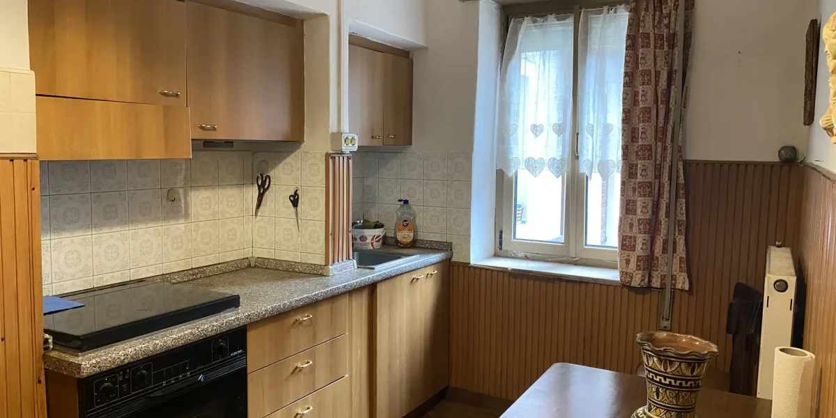 PORZIONE DI CASA CON TERRAZZO, IN PIENO CENTRO