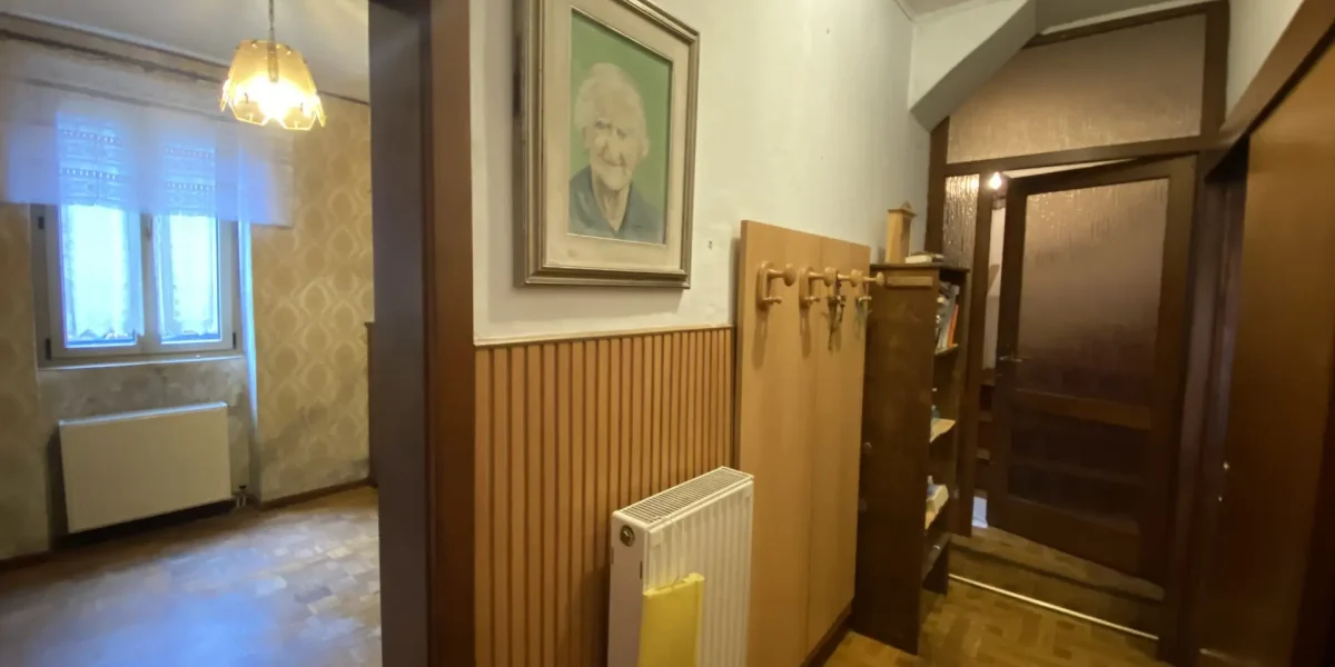 PORZIONE DI CASA CON TERRAZZO, IN PIENO CENTRO