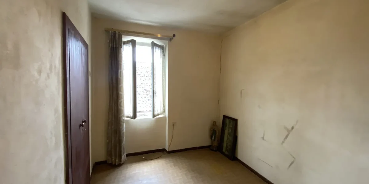 PORZIONE DI CASA CON TERRAZZO, IN PIENO CENTRO
