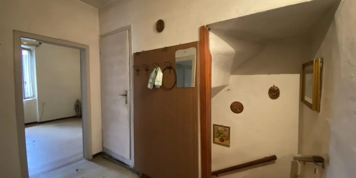 PORZIONE DI CASA CON TERRAZZO, IN PIENO CENTRO