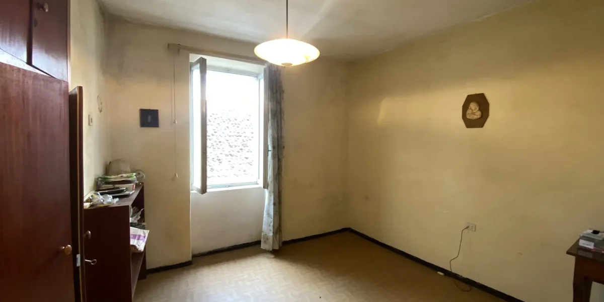 PORZIONE DI CASA CON TERRAZZO, IN PIENO CENTRO