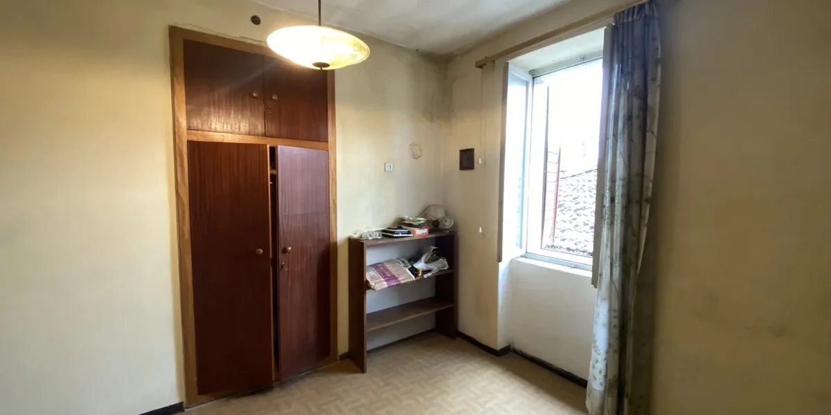 PORZIONE DI CASA CON TERRAZZO, IN PIENO CENTRO