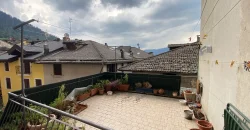 PORZIONE DI CASA CON TERRAZZO, IN PIENO CENTRO
