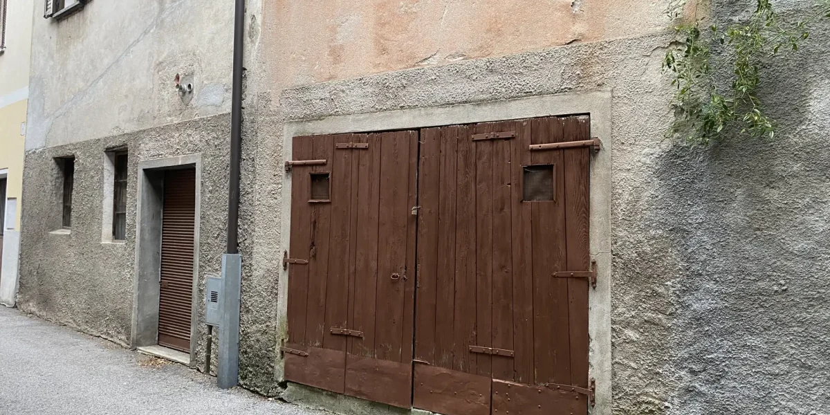 PORZIONE DI CASA CON TERRAZZO, IN PIENO CENTRO