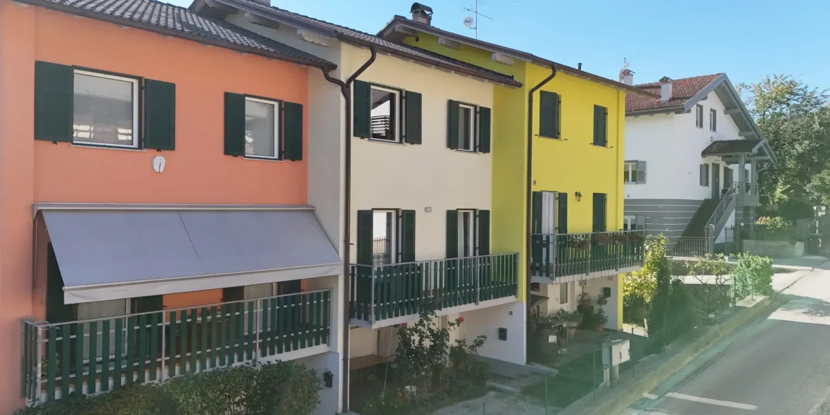 VILLETTA A SCHIERA CENTRALE, PRONTA DA ABITARE – SPAZI, COMFORT E FUNZIONALITÀ
