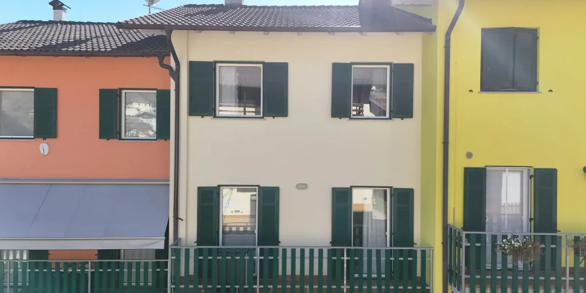 VILLETTA A SCHIERA CENTRALE, PRONTA DA ABITARE – SPAZI, COMFORT E FUNZIONALITÀ