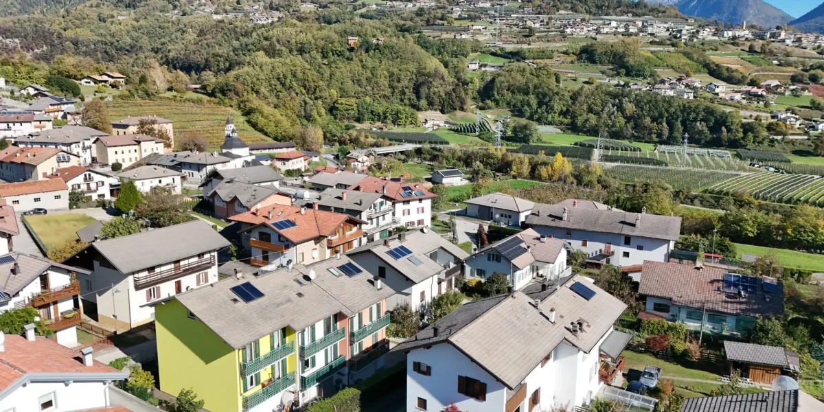 VILLETTA A SCHIERA CENTRALE, PRONTA DA ABITARE – SPAZI, COMFORT E FUNZIONALITÀ