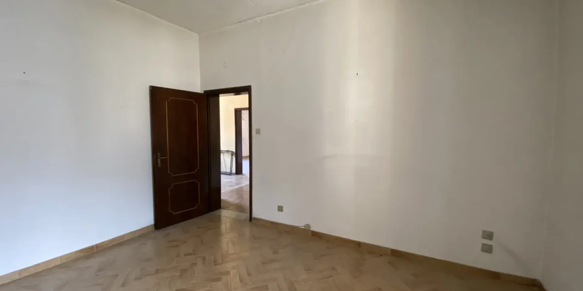 AMPI SPAZI, LUCE E GRANDI POTENZIALITÀ A BORGO VALSUGANA