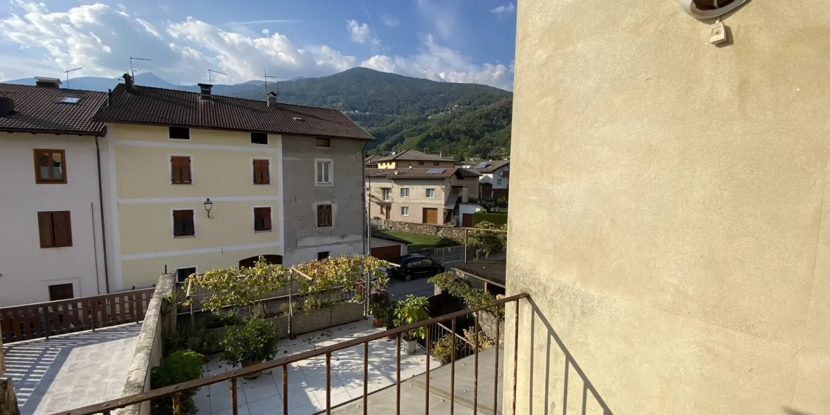AMPI SPAZI, LUCE E GRANDI POTENZIALITÀ A BORGO VALSUGANA