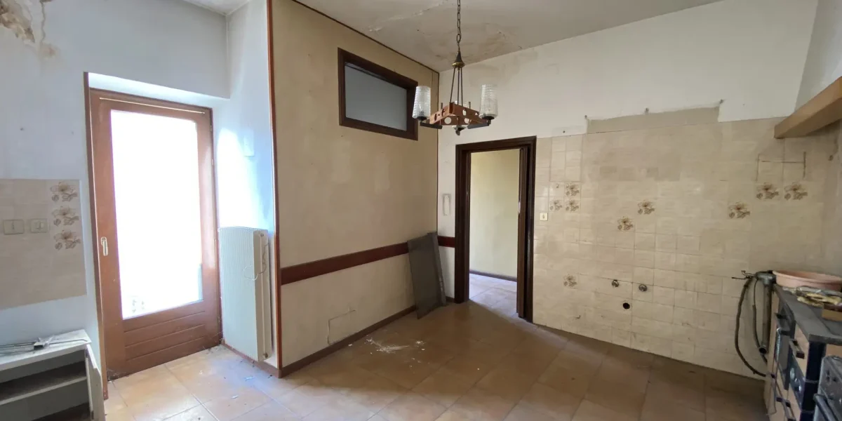 AMPI SPAZI, LUCE E GRANDI POTENZIALITÀ A BORGO VALSUGANA