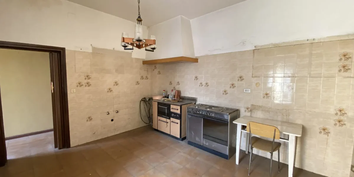 AMPI SPAZI, LUCE E GRANDI POTENZIALITÀ A BORGO VALSUGANA