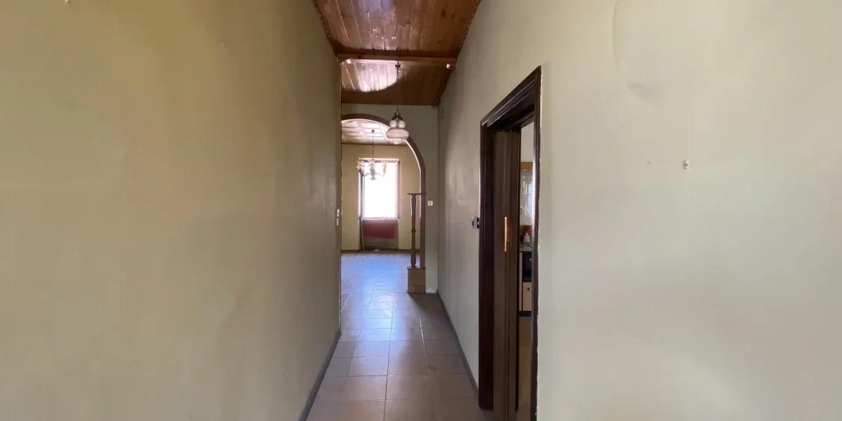 AMPI SPAZI, LUCE E GRANDI POTENZIALITÀ A BORGO VALSUGANA