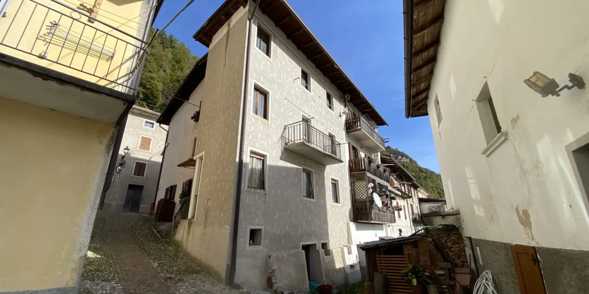 PORZIONE TERRA/CIELO CON VISTA