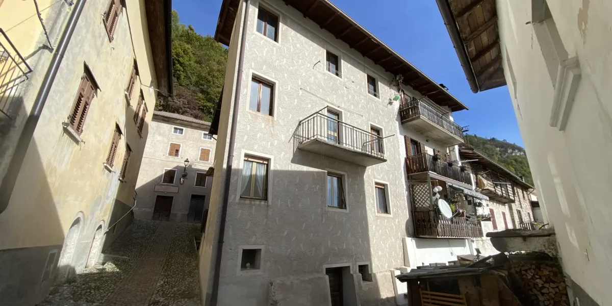 PORZIONE TERRA/CIELO CON VISTA